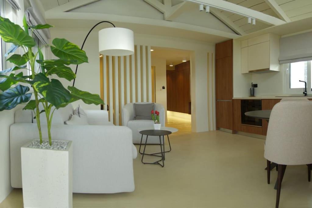 Ferienwohnung Luxury Penthouse W/ Sea View Athen Exterior foto